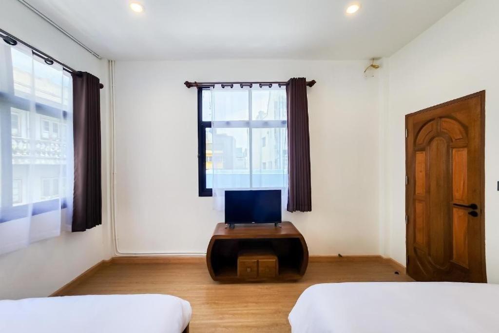 Penthouse Lamoon Hotel Банкок Екстериор снимка