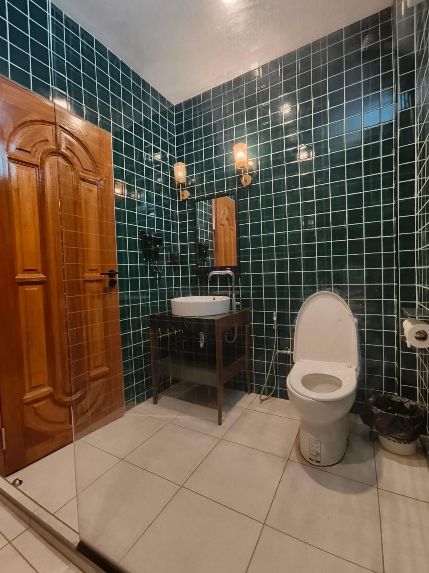Penthouse Lamoon Hotel Банкок Екстериор снимка